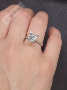 2 karat mozanit taşlı tektaş yüzük badem mzn624