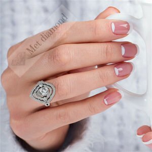 4,50 karat mozanit taşlı yüzük halo model