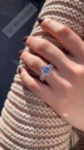 7,40 karat mozanit taşlı yüzük baget kesim