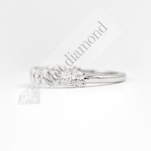 3 karat yarım tur oval kesim mozanit taşlı yüzük