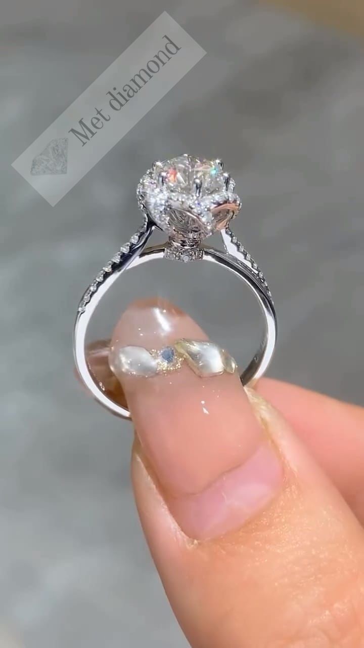 2 karat mozanit taşlı yüzük tasarım