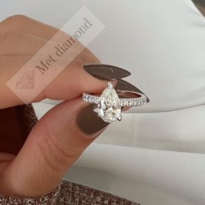 1,30 karat mozanit taşlı yüzük damla kesim dml52