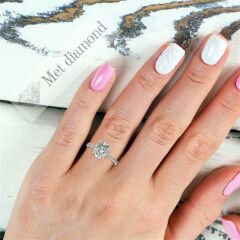 2,50 karat mozanit taşlı yüzük oval kesim