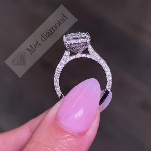 5.70 karat raidant kesim mozanit taşlı yüzük bgt322