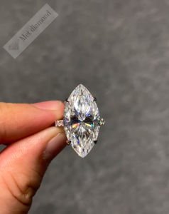 11 Karat mozanit taşlı yüzük -mar05