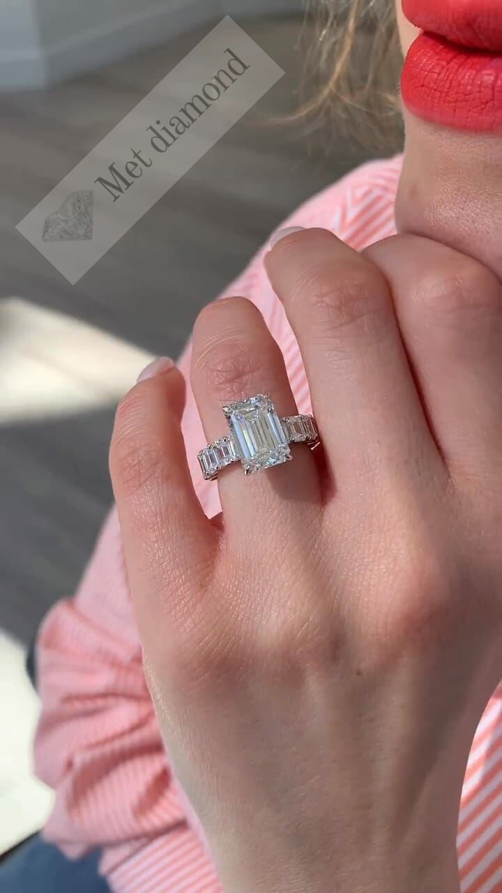 14,00 karat mozanit taşlı yüzük baget kesim