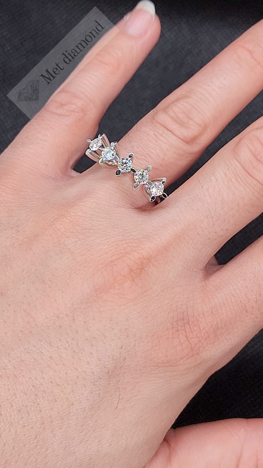 1 karat 5 taş mozanit pırlanta yüzük badem montür