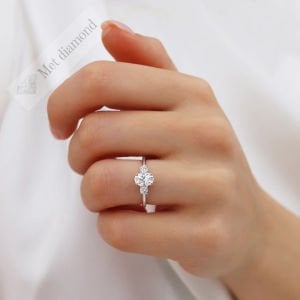 1.20 karat mozanit taşlı 3 taş yüzük- uc033