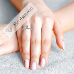 2,30 karat mozanit taşlı yüzük baget kesim