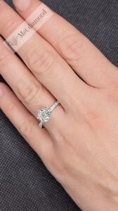 1.10 karat mozanit taşlı yüzük tıfany model