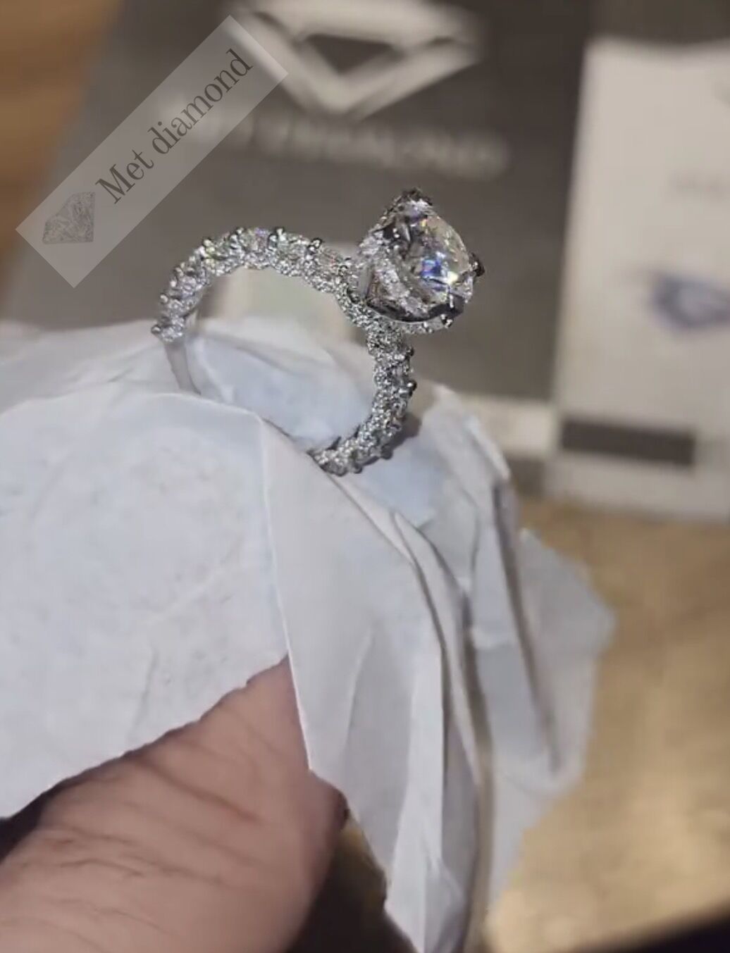 4.50 karat mozanit taşlı tektaş yüzük ozl01