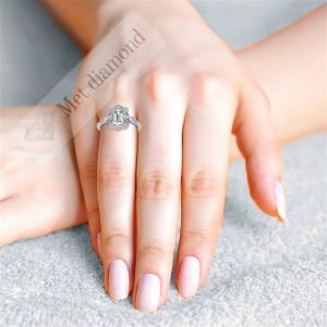 3  karat mozanit taşlı yüzük baget kesim