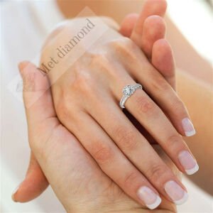 2,50 karat mozanit taşlı yüzük mzn221