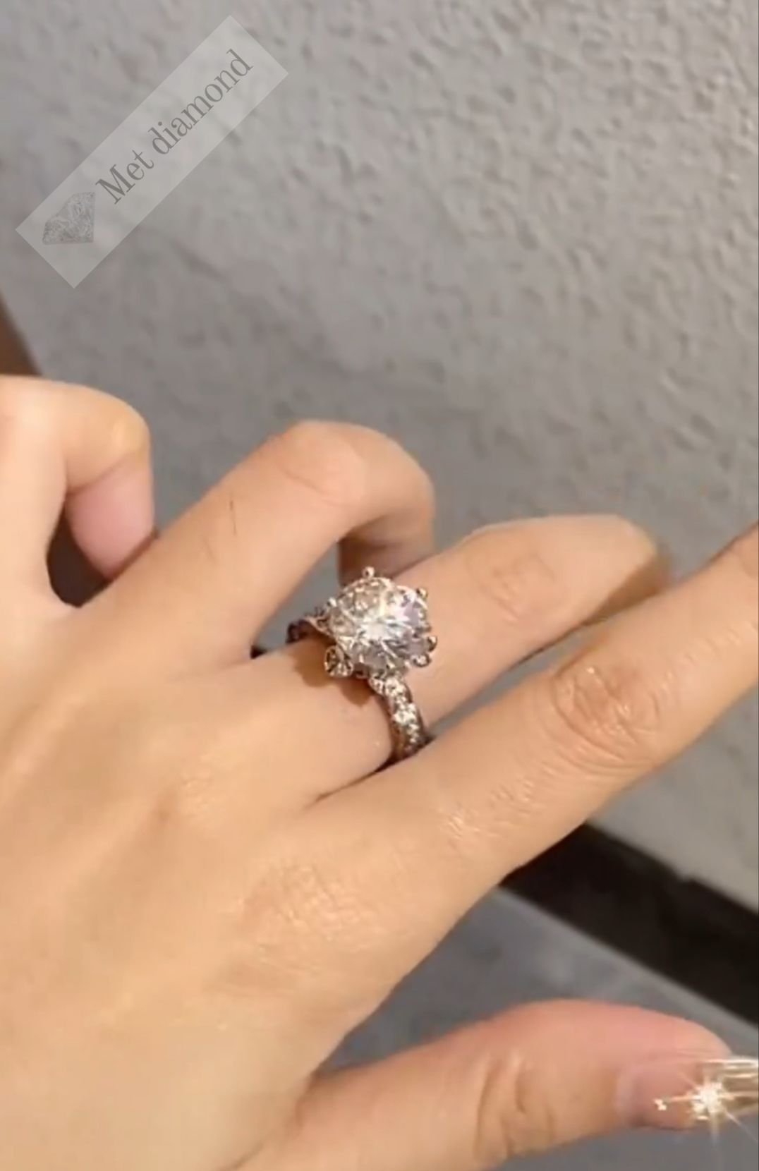 5.50 karat mozanit taşlı tektaş yüzük mzn687