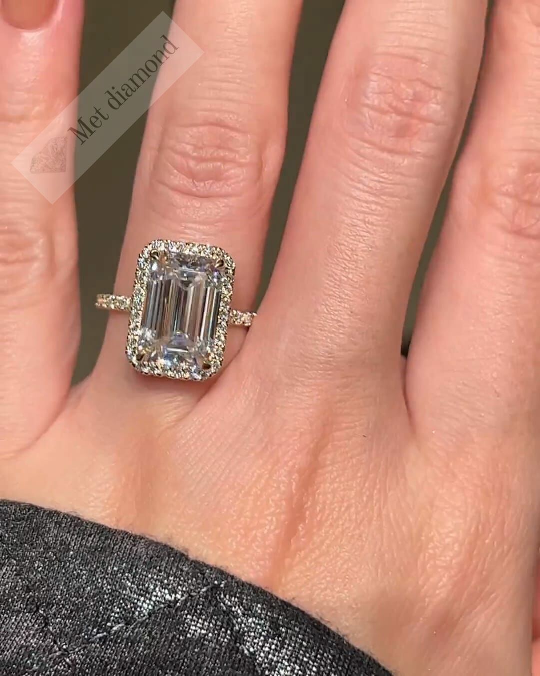 5,40 karat mozanit taşlı yüzük hly540