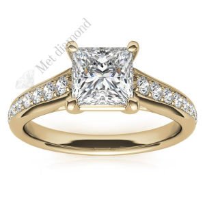 1,50 karat mozanit taşlı yüzük prenses kesim prs028