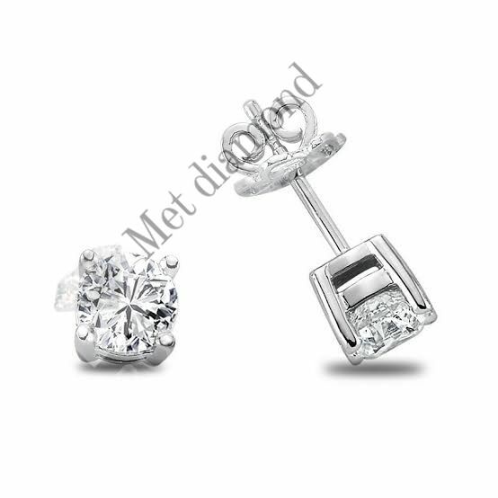 0.60 karat mozanit taşlı küpe -kup060