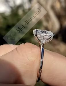 4 karat oval  mozanit taşlı yüzük - ov081