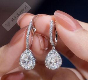 2.50 karat  mozanit taşlı küpe -kup07