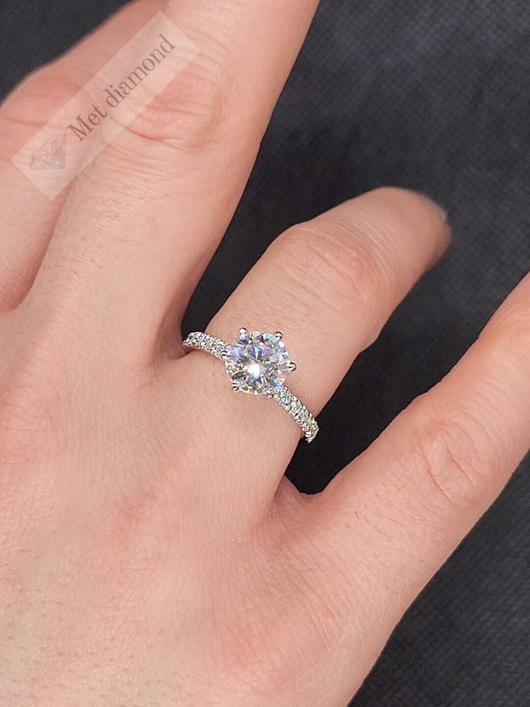 1,70 karat mozanit taşlıyüzük mzn113c