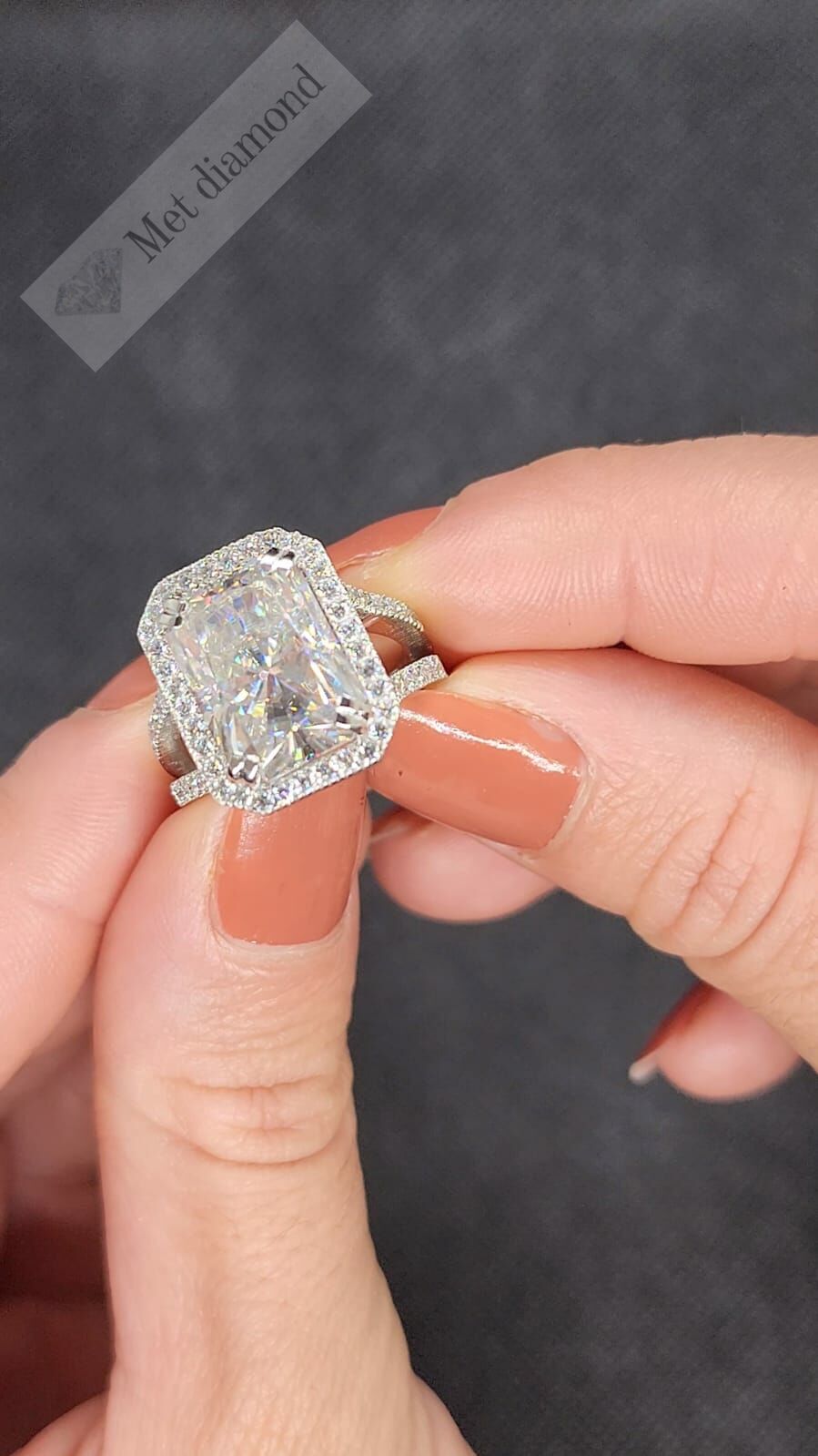 11,00 karat mozanit pırlanta yüzük raidant