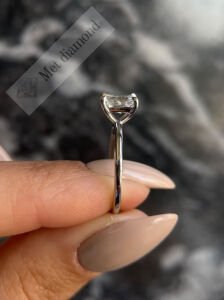 1 karat mozanit taşlı tektaş yüzük bgt74