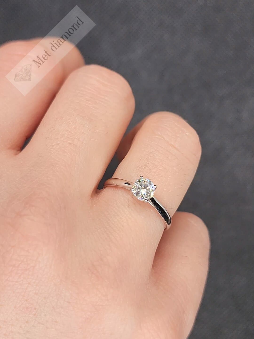 0,50 karat mozanit taşlı yüzük mzn106