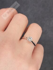 0,50 karat mozanit taşlı yüzük mzn106