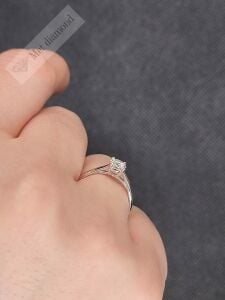 0,50 karat mozanit taşlı yüzük mzn106